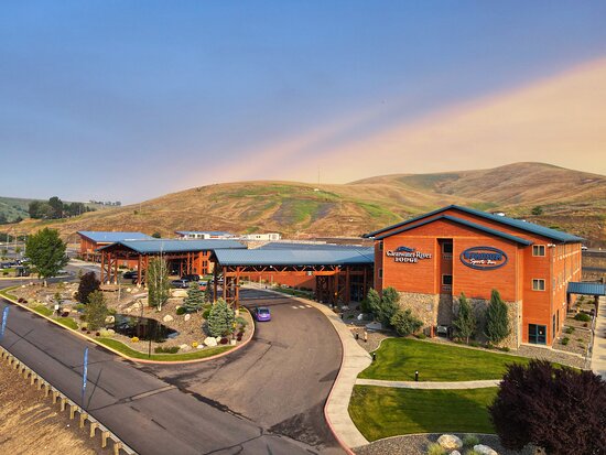 Clearwater River Casino & Lodge